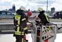 Koelner Seilbahn Gondel blieb haengen Koeln Linksrheinisch P082